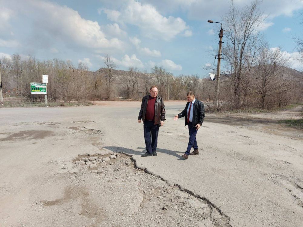Роман Лысенко: Накануне праздника светлой Пасхи провели проверку состояния городского кладбища Роман Лысенко: Накануне праздника светлой Пасхи провели проверку состояния городского кладбища