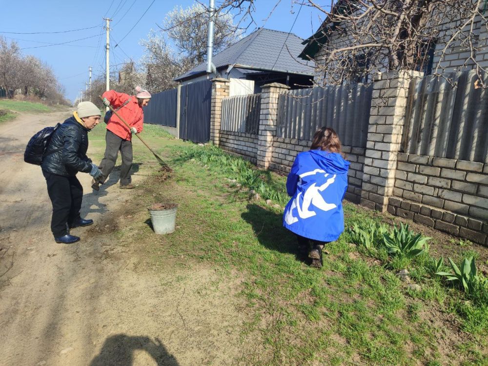 Кременские Единороссы продолжили эстафету добрых дел «Весна – пора наводить порядки» Кременские Единороссы продолжили эстафету добрых дел «Весна – пора наводить порядки»