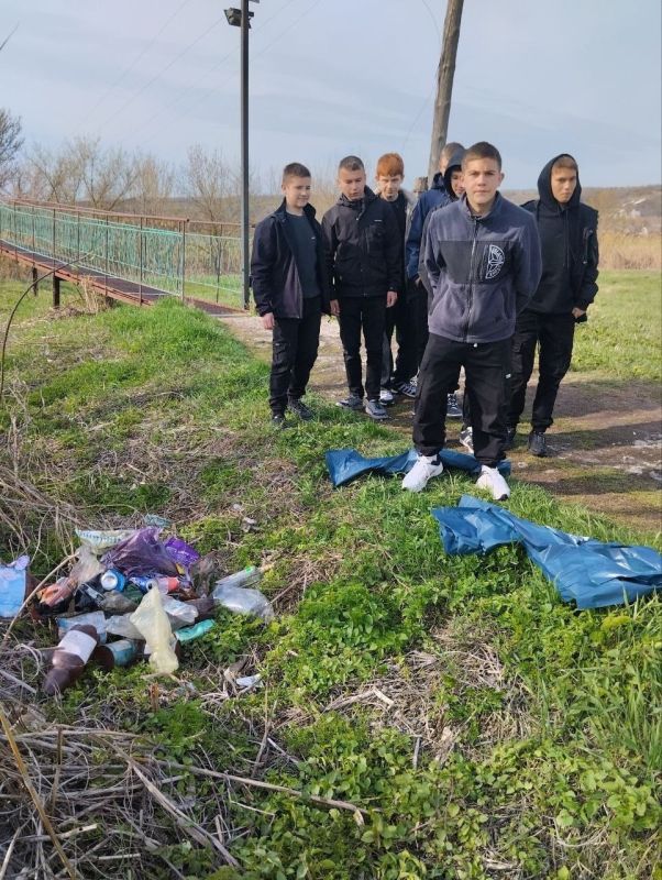 Ученики Нещеретовской школы приняли участие в экологической акции "Очистим берега!" В... Ученики Нещеретовской школы приняли участие в экологической акции "Очистим берега!" В...