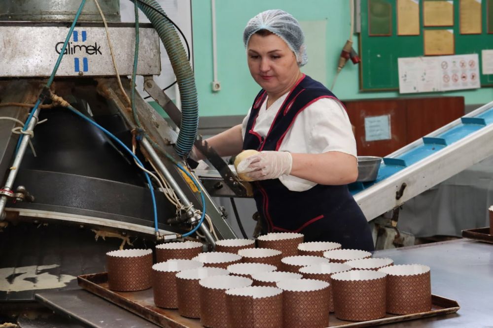 Учащиеся агроклассов с экскурсией побывали на производственных мощностях ПАО «Луганск-Нива» Учащиеся агроклассов с экскурсией побывали на производственных мощностях ПАО «Луганск-Нива»