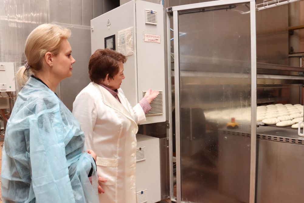 13 тысяч пасхальных куличей передали социальным учреждениям ЛНР 13 тысяч пасхальных куличей передали социальным учреждениям ЛНР