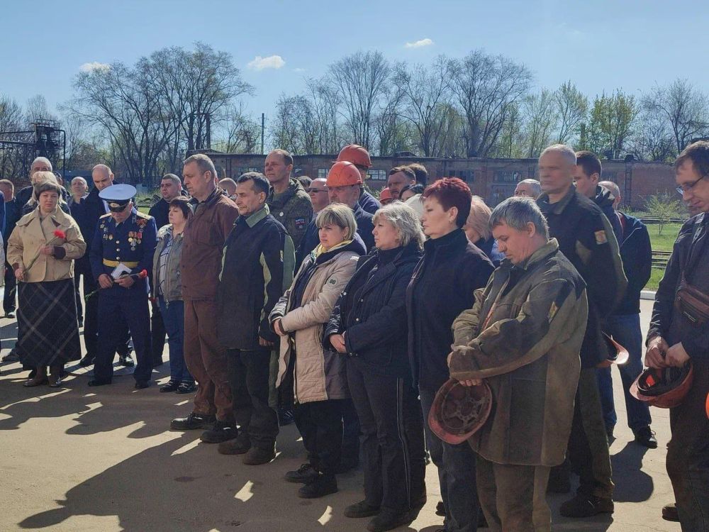 Игорь Рябушкин: В Луганской Народной Республике стартовала Всероссийская акция «Рабочее место Героя» проекта «Выбирай свое» партии «Единая Россия» Игорь Рябушкин: В Луганской Народной Республике стартовала Всероссийская акция «Рабочее место Героя» проекта «Выбирай свое» партии «Единая Россия»