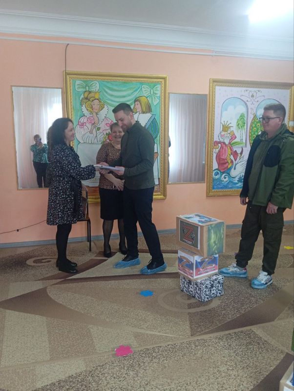 «В ГБДОУ ЛНР "Краснолучский ясли-сад № 2"Барвинок" состоялась важная встреча с представителями региона-шефа «В ГБДОУ ЛНР "Краснолучский ясли-сад № 2"Барвинок" состоялась важная встреча с представителями региона-шефа
