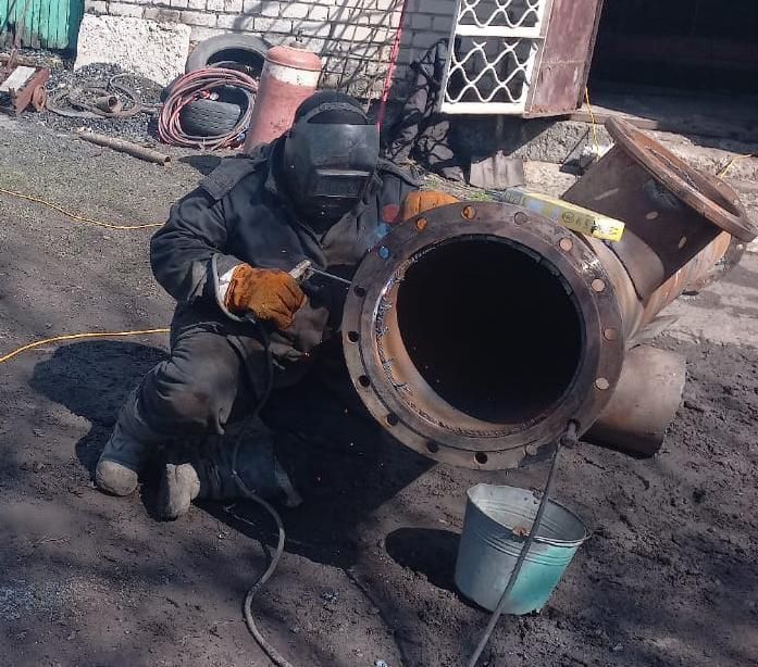 Аварийная бригада ОАО «Сыктывкарский Водоканал» работает в подшефном для Коми городе Ровеньки в составе «Лугансквода» Аварийная бригада ОАО «Сыктывкарский Водоканал» работает в подшефном для Коми городе Ровеньки в составе «Лугансквода»