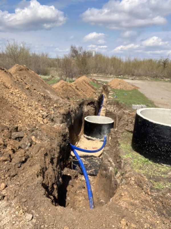 В Новофедоровке продолжается строительство нового водовода В Новофедоровке продолжается строительство нового водовода