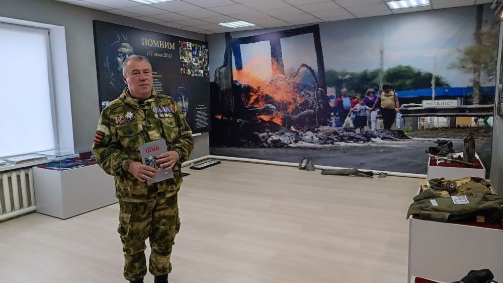 Вместе с коллегами депутатами в День памяти жертв украинской агрессии в рамках проекта ВПП "Единая Россия" "Историческая память" и работы регионального отделения "Боевого братства" провели патриотический урок в Металистской... Вместе с коллегами депутатами в День памяти жертв украинской агрессии в рамках проекта ВПП "Единая Россия" "Историческая память" и работы регионального отделения "Боевого братства" провели патриотический урок в Металистской...