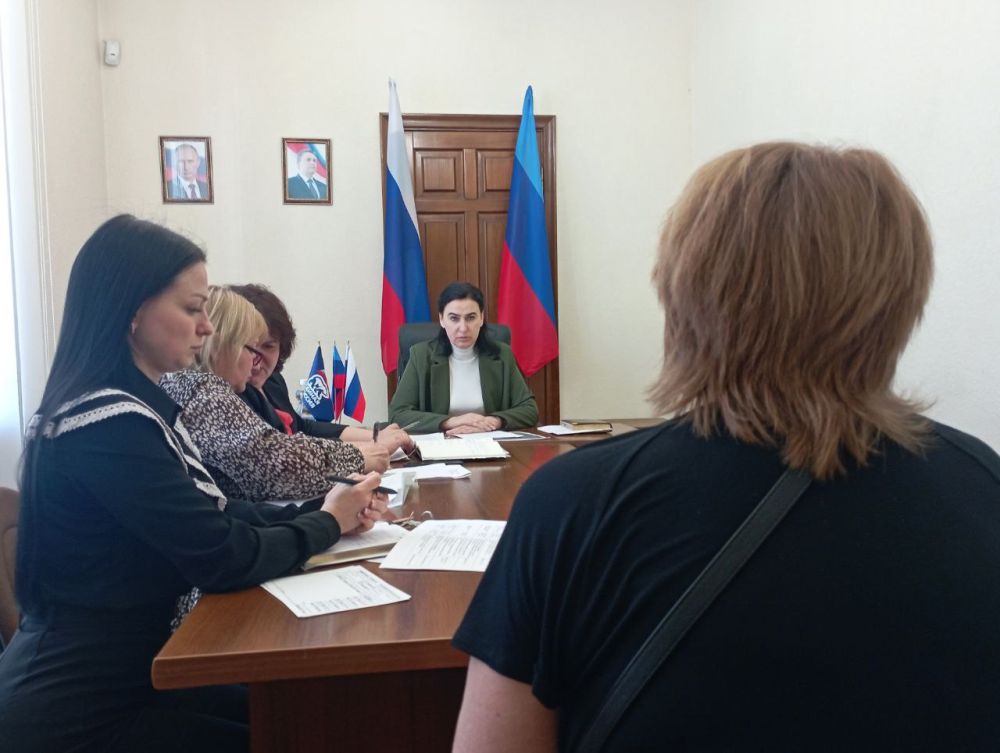 Яна Пащенко: Состоялся очередной приём граждан, которые изъявили желание поделиться своими проблемами и получить мою личную консультацию Яна Пащенко: Состоялся очередной приём граждан, которые изъявили желание поделиться своими проблемами и получить мою личную консультацию