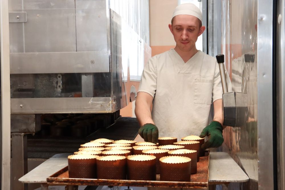 13 тысяч пасхальных куличей передали социальным учреждениям ЛНР 13 тысяч пасхальных куличей передали социальным учреждениям ЛНР
