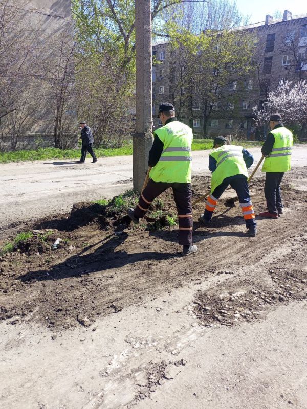 Сергей Козенко: В Краснодонском муниципальном округе активно продолжаются работы по благоустройству, наведению чистоты и порядка Сергей Козенко: В Краснодонском муниципальном округе активно продолжаются работы по благоустройству, наведению чистоты и порядка