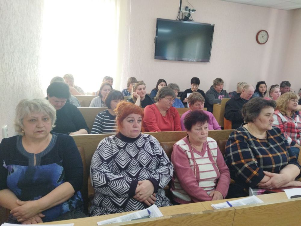 В Администрации городского округа город Ровеньки состоялся городской семинар-практикум с опекунами (попечителями), приемными родителями на тему: «Приемная семья в вопросах и ответах» В Администрации городского округа город Ровеньки состоялся городской семинар-практикум с опекунами (попечителями), приемными родителями на тему: «Приемная семья в вопросах и ответах»