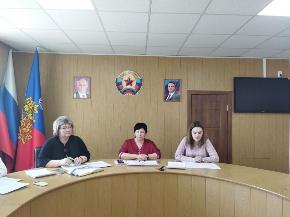 В Администрации городского округа город Ровеньки состоялся городской семинар-практикум с опекунами (попечителями), приемными родителями на тему: «Приемная семья в вопросах и ответах» В Администрации городского округа город Ровеньки состоялся городской семинар-практикум с опекунами (попечителями), приемными родителями на тему: «Приемная семья в вопросах и ответах»