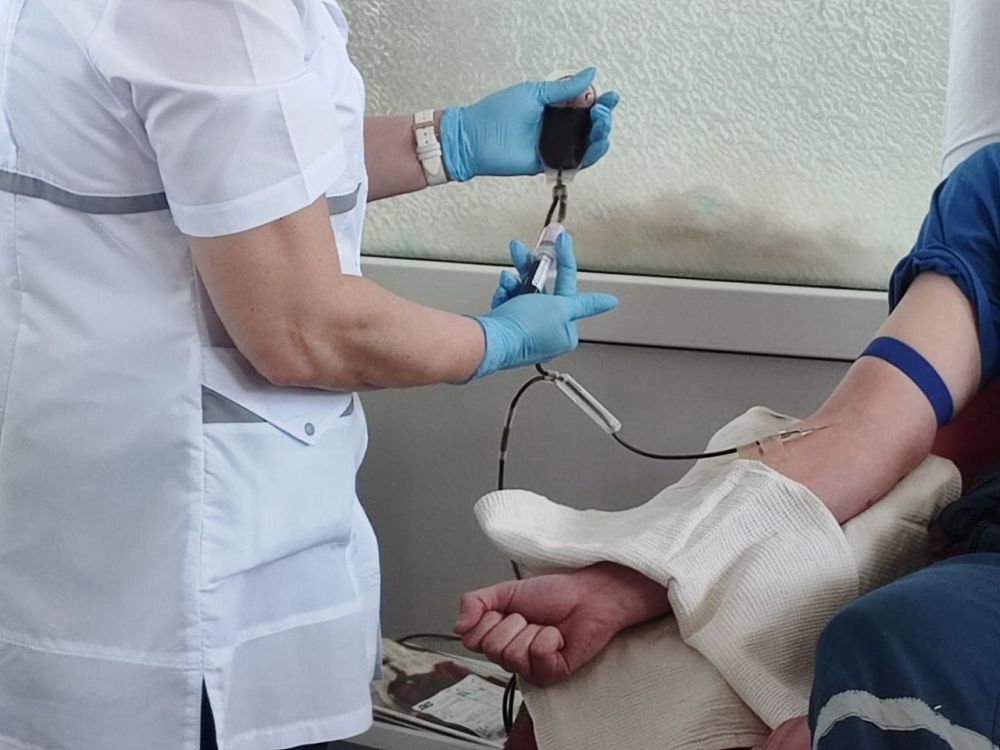 Сегодня командой Штаба ЕР инициирована замечательная акция по донорству крови, организованная совместно с активной молодежью нашей республики Сегодня командой Штаба ЕР инициирована замечательная акция по донорству крови, организованная совместно с активной молодежью нашей республики