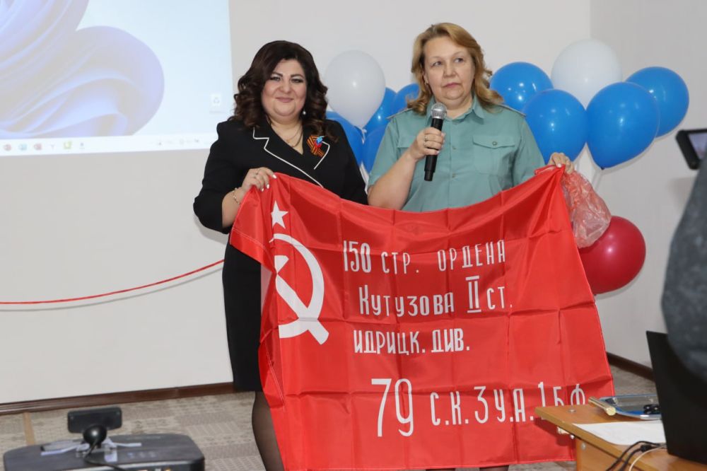 В Стахановской школе № 18 имени Валерия Болотова состоялось открытие класса, оснащенного интерактивным лазерным тиром В Стахановской школе № 18 имени Валерия Болотова состоялось открытие класса, оснащенного интерактивным лазерным тиром