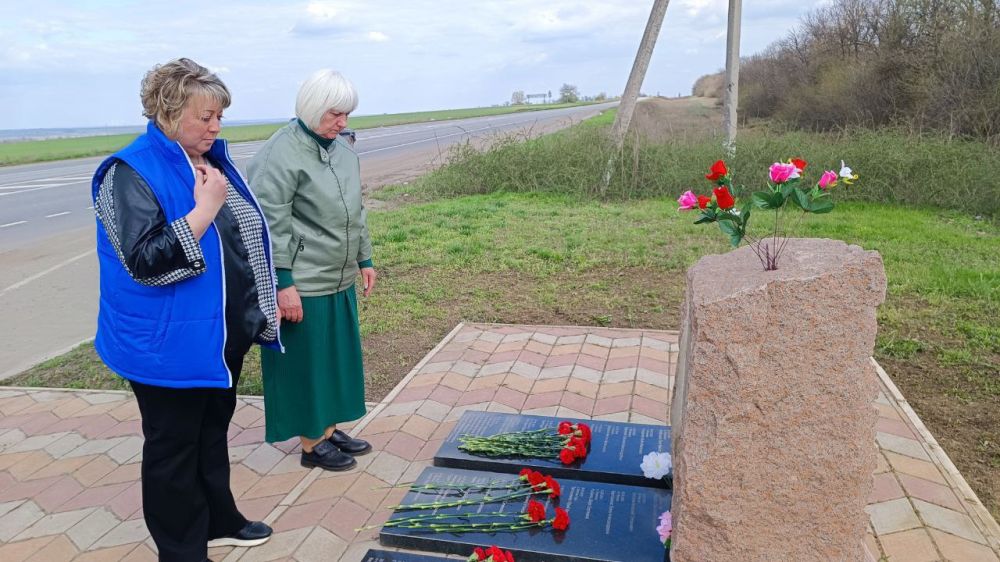 День памяти жертв украинской агрессии провели на территории героического Славяносербского района День памяти жертв украинской агрессии провели на территории героического Славяносербского района