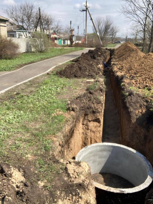 В Новофедоровке продолжается строительство нового водовода В Новофедоровке продолжается строительство нового водовода
