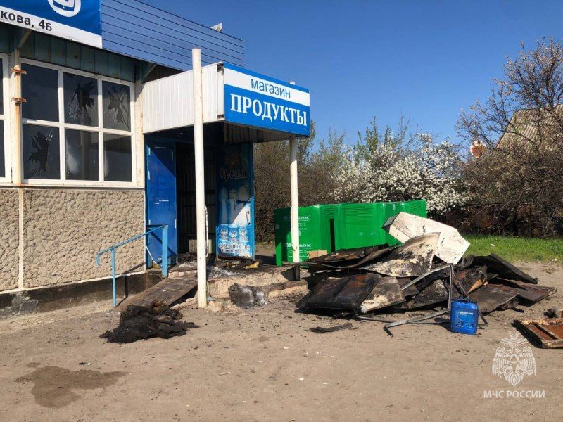 В восточной части Луганска сотрудники МЧС предотвратили распространение огня в магазине на 3-м Мариупольском проезде В восточной части Луганска сотрудники МЧС предотвратили распространение огня в магазине на 3-м Мариупольском проезде