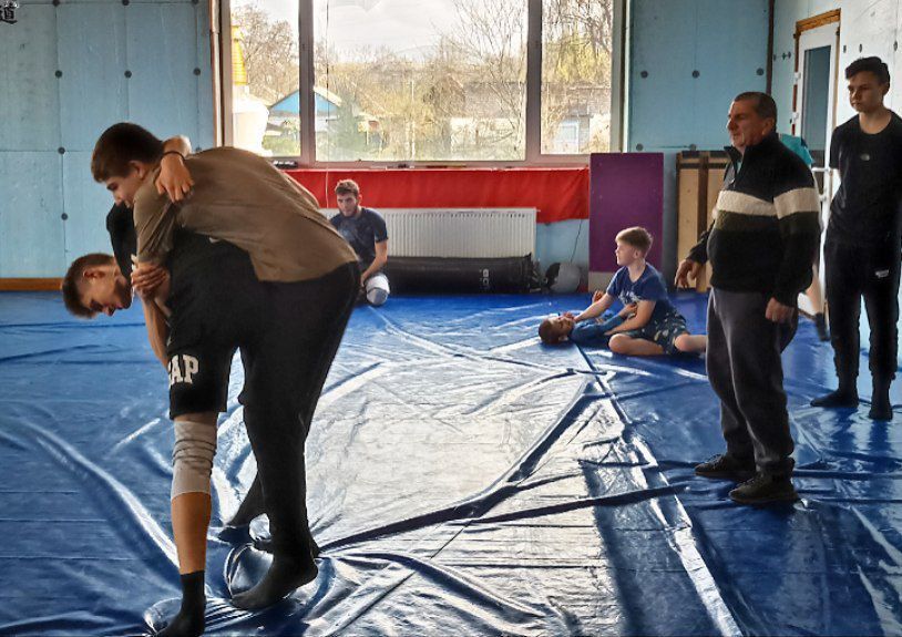 При поддержке отдела молодёжи и спорта, в рамках Всероссийского спортивного марафона «Сила России», совместно с представителями Лисичанского отделения Партии "Единая Россия" на базе Лисичанской спортивной школы №1 прошла... При поддержке отдела молодёжи и спорта, в рамках Всероссийского спортивного марафона «Сила России», совместно с представителями Лисичанского отделения Партии "Единая Россия" на базе Лисичанской спортивной школы №1 прошла...