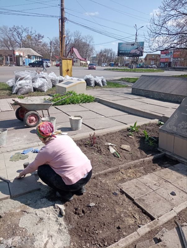 В Ровеньках продолжается подготовка к 80-летию Победы в Великой Отечественной войне В Ровеньках продолжается подготовка к 80-летию Победы в Великой Отечественной войне