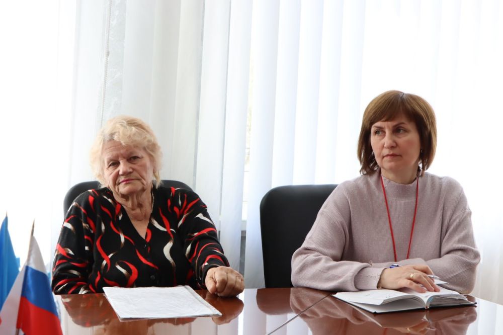 Евгений Бондарь: В округе продолжается работа с семьями военнослужащих, отдавших свои жизни в ходе специальной военной операции Евгений Бондарь: В округе продолжается работа с семьями военнослужащих, отдавших свои жизни в ходе специальной военной операции