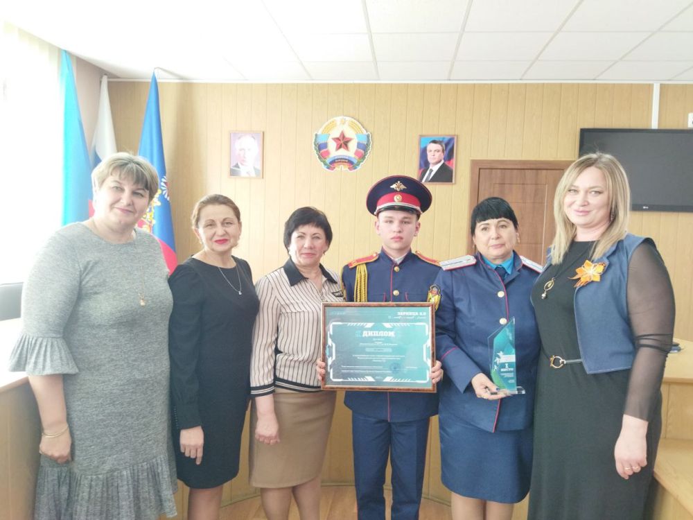 Сегодня в Администрации городского округа Ровеньки состоялось подведение итогов муниципального этапа военно-патриотической игры «Зарница 2.0», в котором приняло участие 25 команд в 3 возрастных категориях Сегодня в Администрации городского округа Ровеньки состоялось подведение итогов муниципального этапа военно-патриотической игры «Зарница 2.0», в котором приняло участие 25 команд в 3 возрастных категориях