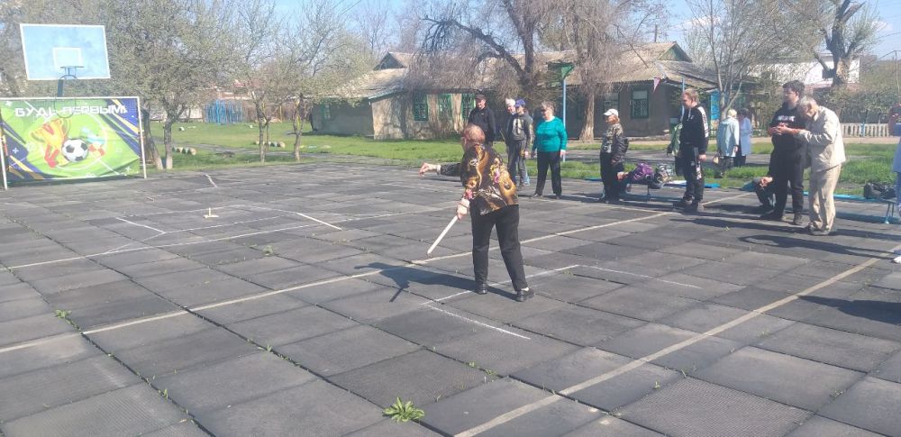 16 апреля в Краснодонском центре физического здоровья населения «Спорт для всех» состоялись соревнования по игре в «Городки» 16 апреля в Краснодонском центре физического здоровья населения «Спорт для всех» состоялись соревнования по игре в «Городки»