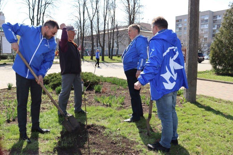 Живой памятник – связь поколений Живой памятник – связь поколений