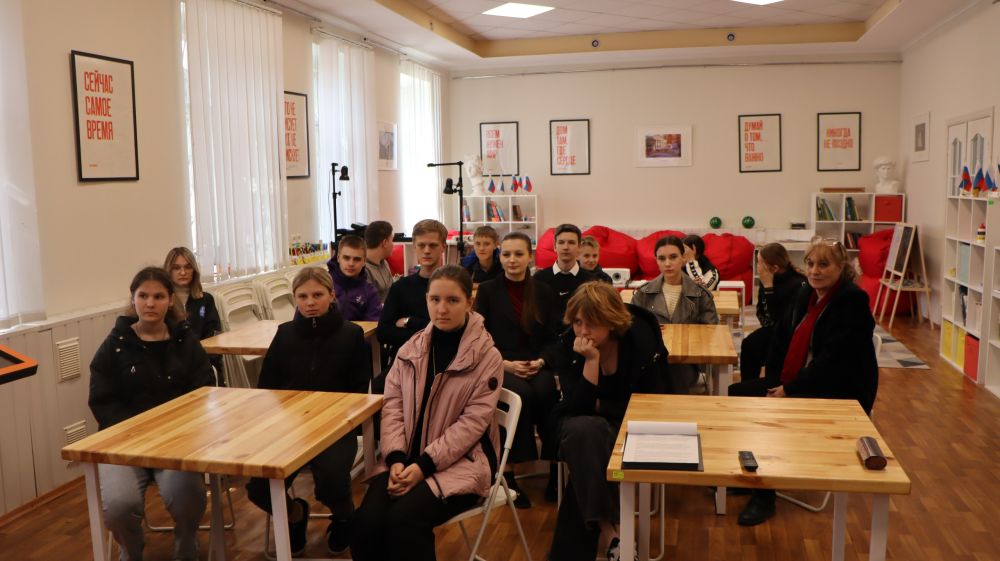 Сегодня в музее истории города Ровеньки был проведен час памяти «Чтобы помнили», посвященный Международному дню освобождения узников фашистский концлагерей Сегодня в музее истории города Ровеньки был проведен час памяти «Чтобы помнили», посвященный Международному дню освобождения узников фашистский концлагерей