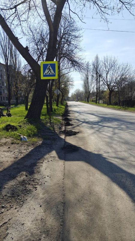 Виктория Сергеева: Коммунальщики в действии. Коммунальные предприятия города Кировска продолжают приводить в порядок территорию городского округа, занимаются уборкой и вывозом мусора Виктория Сергеева: Коммунальщики в действии. Коммунальные предприятия города Кировска продолжают приводить в порядок территорию городского округа, занимаются уборкой и вывозом мусора