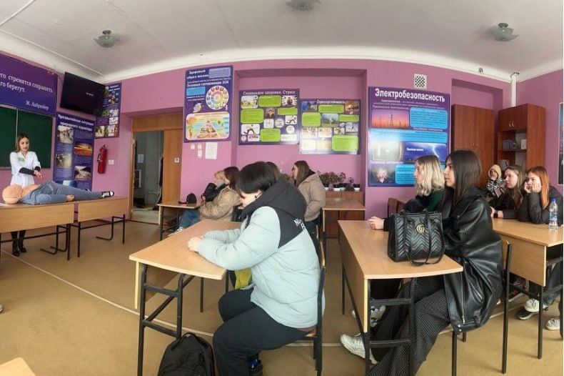 В рамках проведения «Единого дня открытых дверей» обучающиеся 10-11 классов гимназии №2 посетили Свердловский колледж В рамках проведения «Единого дня открытых дверей» обучающиеся 10-11 классов гимназии №2 посетили Свердловский колледж
