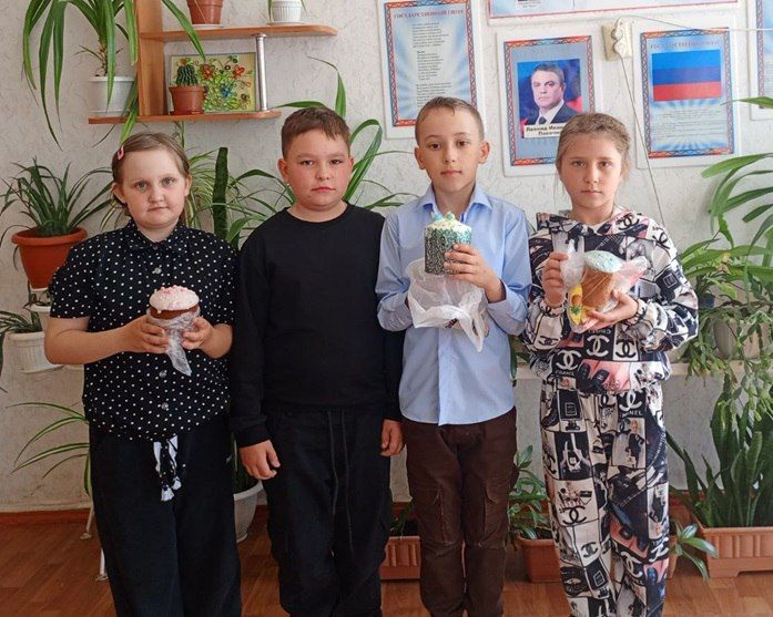 Школьники поселка Поречье приняли участие в акции «С нами Бог» Школьники поселка Поречье приняли участие в акции «С нами Бог»