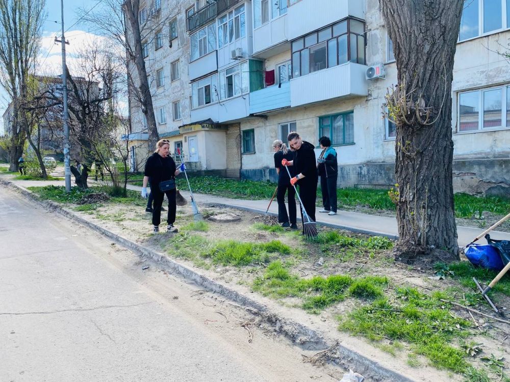 В Чистый четверг в Лутугинском муниципальном округе продолжаются субботники В Чистый четверг в Лутугинском муниципальном округе продолжаются субботники