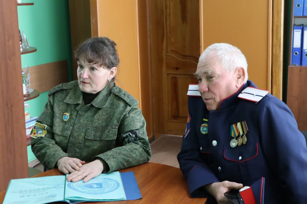 Евгений Бондарь: Продолжаем работу с обращениями жителей Лутугинщины Евгений Бондарь: Продолжаем работу с обращениями жителей Лутугинщины