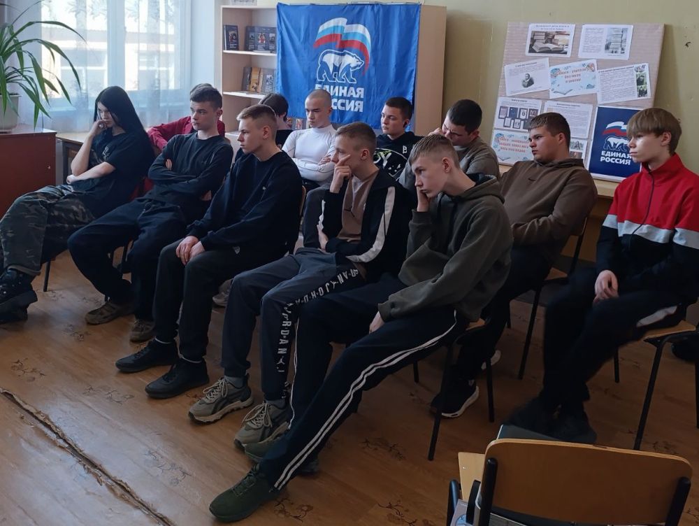 ПРОГРАММИСТ – ЭТО РЕАЛЬНО: МОЛОДЕЖЬ МАРКОВСКОГО МУНИЦИПАЛНОГО ОКРУГА ПОЗНАКОМИЛАСЬ С ПЕРСПЕКТИВНОЙ ПРОФЕССИЕЙ ПРОГРАММИСТ – ЭТО РЕАЛЬНО: МОЛОДЕЖЬ МАРКОВСКОГО МУНИЦИПАЛНОГО ОКРУГА ПОЗНАКОМИЛАСЬ С ПЕРСПЕКТИВНОЙ ПРОФЕССИЕЙ