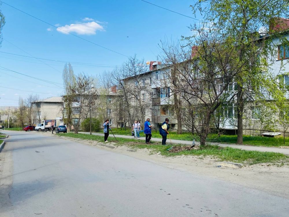 В Чистый четверг в Лутугинском муниципальном округе продолжаются субботники В Чистый четверг в Лутугинском муниципальном округе продолжаются субботники
