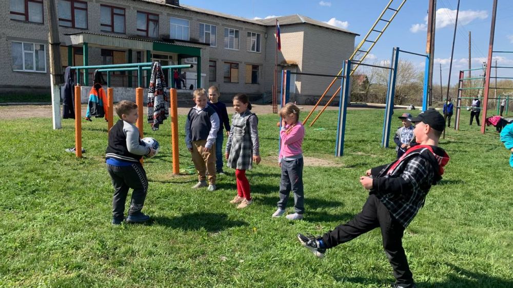БЫТЬ ЗДОРОВЫМ - ЗДОРОВО!. В ГБОУ ЛНР «Булгаковская ОШ» прошел "ДЕНЬ ЗДОРОВЬЯ" БЫТЬ ЗДОРОВЫМ - ЗДОРОВО!. В ГБОУ ЛНР «Булгаковская ОШ» прошел "ДЕНЬ ЗДОРОВЬЯ"