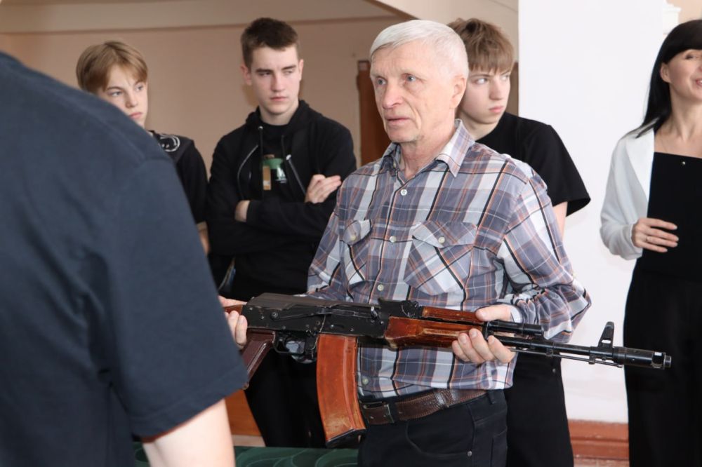 В Стаханове прошёл патриотический форум «Защитники всех поколений – гордость нации!» В Стаханове прошёл патриотический форум «Защитники всех поколений – гордость нации!»