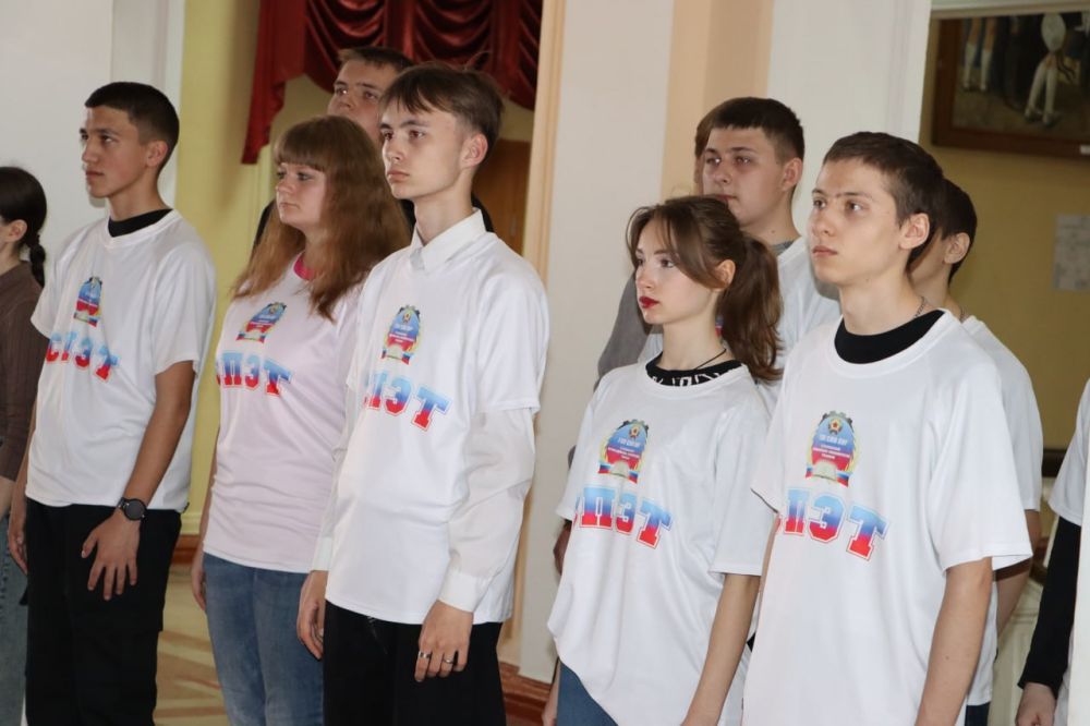 В Стаханове прошёл патриотический форум «Защитники всех поколений – гордость нации!» В Стаханове прошёл патриотический форум «Защитники всех поколений – гордость нации!»