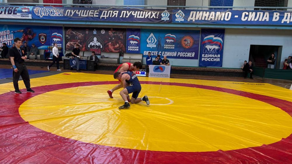Сегодня в г.Луганск при участии проекта «Детский Спорт» состоялся Фестиваль спортивной борьбы посвященный памяти 3-кратного олимпийского чемпиона Бувайсара Хамидовича Сайтиева! Сегодня в г.Луганск при участии проекта «Детский Спорт» состоялся Фестиваль спортивной борьбы посвященный памяти 3-кратного олимпийского чемпиона Бувайсара Хамидовича Сайтиева!