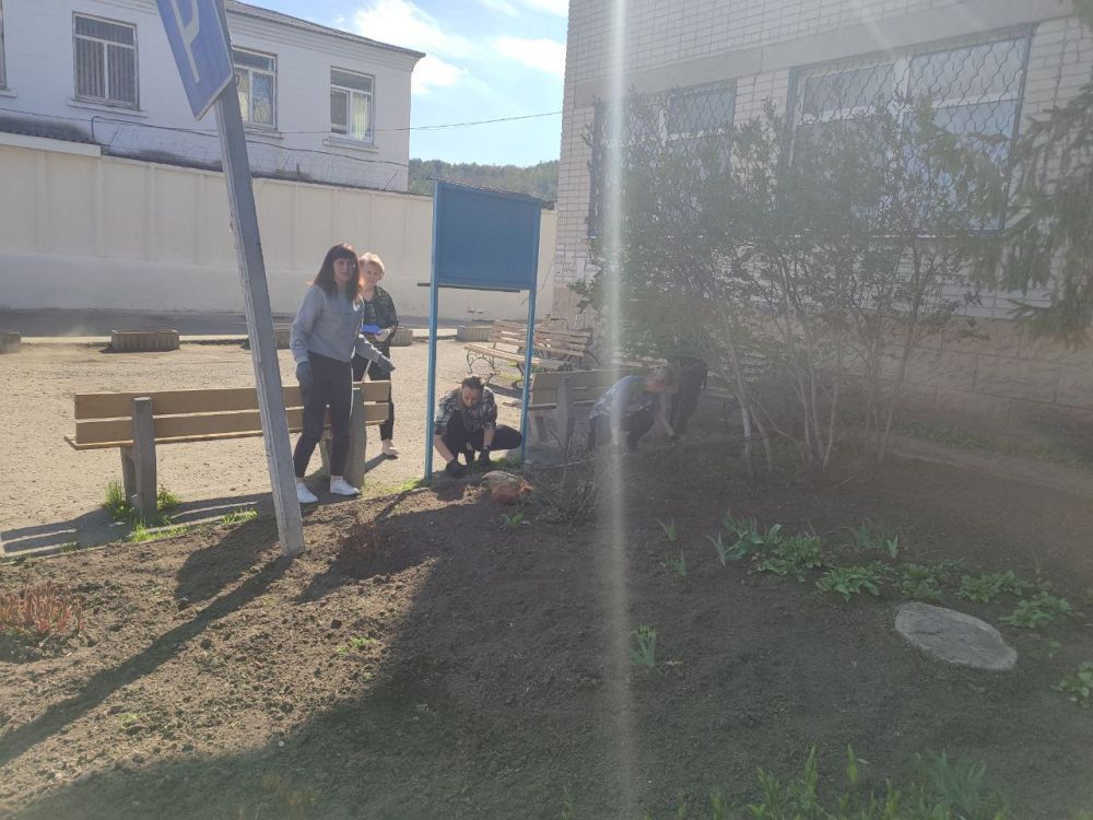 Сотрудники клиентской службы (на правах отдела) в Беловодском районе, а также представители профильных отделов Социального Фонда Российской Федерации по Луганской Народной Республике, провели субботник в рамках акции "Чистая... Сотрудники клиентской службы (на правах отдела) в Беловодском районе, а также представители профильных отделов Социального Фонда Российской Федерации по Луганской Народной Республике, провели субботник в рамках акции "Чистая...