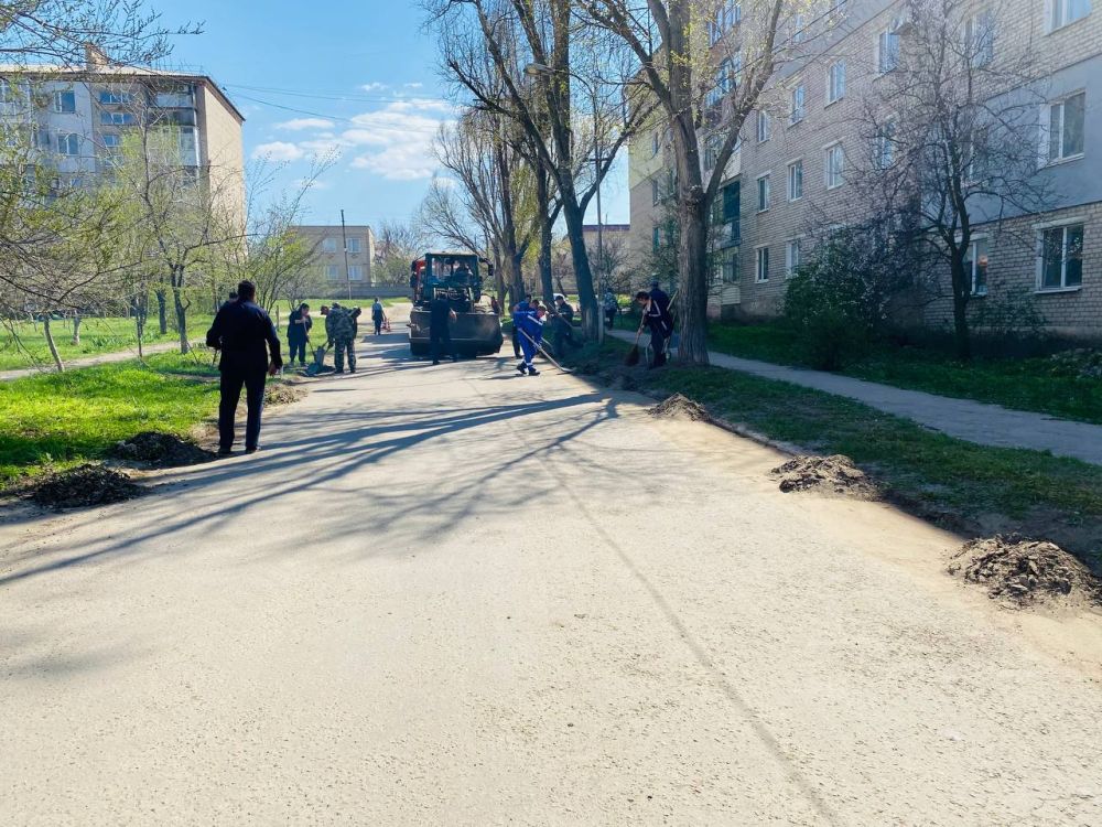 В Чистый четверг в Лутугинском муниципальном округе продолжаются субботники В Чистый четверг в Лутугинском муниципальном округе продолжаются субботники
