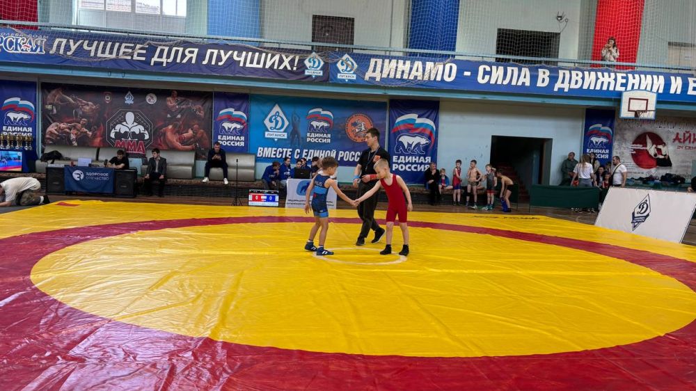 Сегодня в г.Луганск при участии проекта «Детский Спорт» состоялся Фестиваль спортивной борьбы посвященный памяти 3-кратного олимпийского чемпиона Бувайсара Хамидовича Сайтиева! Сегодня в г.Луганск при участии проекта «Детский Спорт» состоялся Фестиваль спортивной борьбы посвященный памяти 3-кратного олимпийского чемпиона Бувайсара Хамидовича Сайтиева!