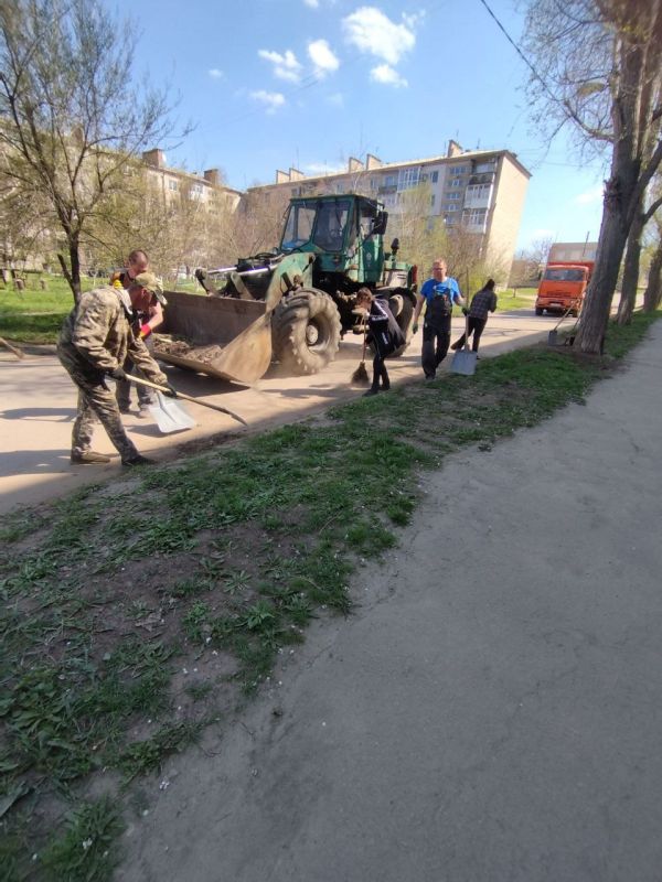Рабочая группа шеф-региона Удмуртской Республики приняла участие во всеобщем субботнике Рабочая группа шеф-региона Удмуртской Республики приняла участие во всеобщем субботнике