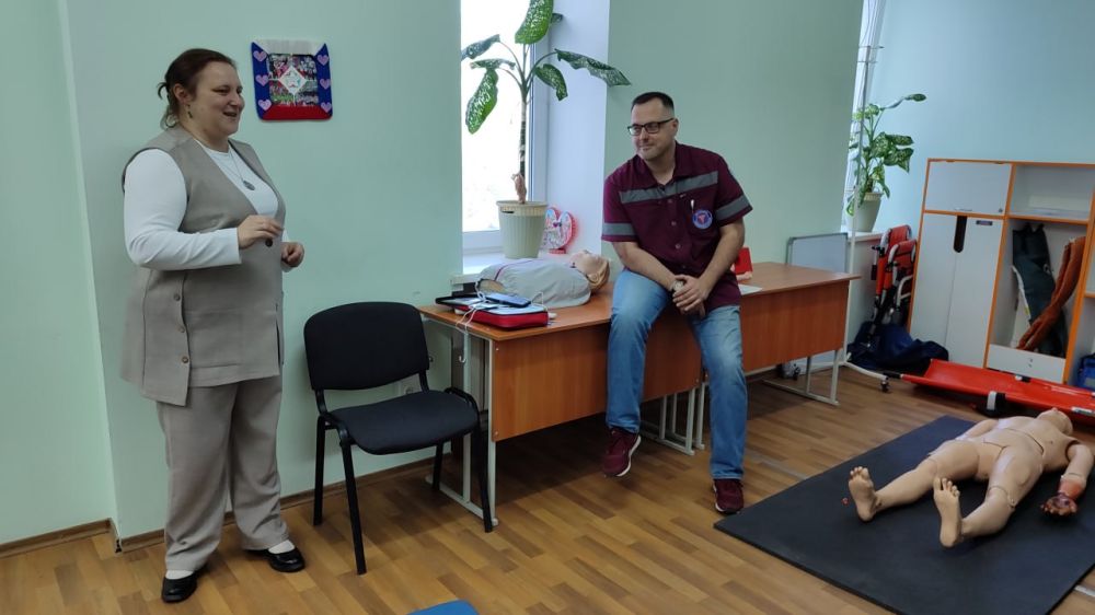 Вторые инструкторские курсы первой помощи проходят в Луганском центре медицины катастроф Вторые инструкторские курсы первой помощи проходят в Луганском центре медицины катастроф