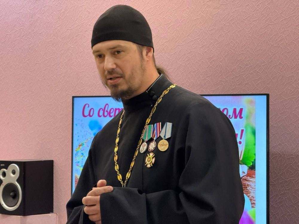 Пасха с добрым сердцем!. Сегодня, 18 апреля, в Штабе общественной поддержки «Единой России» прошло удивительное мероприятие, посвященное Великой Пасхе! Дети из общественного совета, экоцентра «Возрождение» и наш детский... Пасха с добрым сердцем!. Сегодня, 18 апреля, в Штабе общественной поддержки «Единой России» прошло удивительное мероприятие, посвященное Великой Пасхе! Дети из общественного совета, экоцентра «Возрождение» и наш детский...