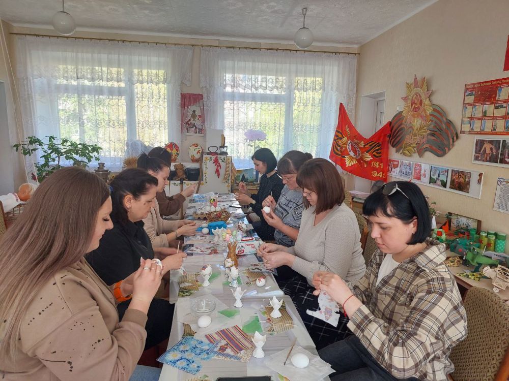 В преддверии празднования Великого Христианского праздника в детском саду №13 «Барвинок» прошла пасхальная неделя В преддверии празднования Великого Христианского праздника в детском саду №13 «Барвинок» прошла пасхальная неделя