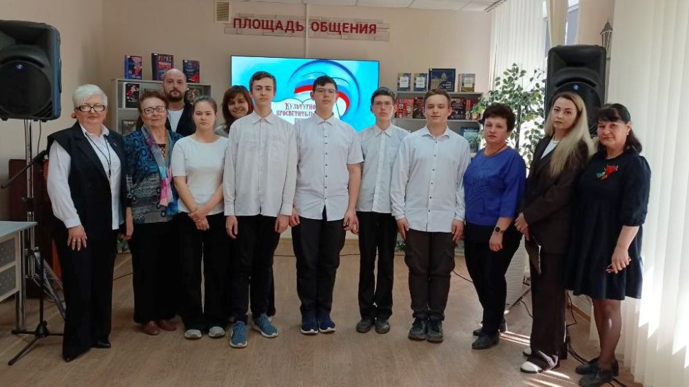 В Алчевске состоялось открытие культурно-просветительского центра «Я – русский!» В Алчевске состоялось открытие культурно-просветительского центра «Я – русский!»
