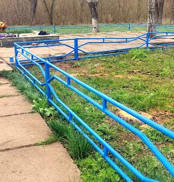 В Антрацитовском муниципальном округе продолжаются работы по благоустройству памятных мест в рамках подготовки к празднованию 80-й годовщины Победы в Великой Отечественной войне В Антрацитовском муниципальном округе продолжаются работы по благоустройству памятных мест в рамках подготовки к празднованию 80-й годовщины Победы в Великой Отечественной войне