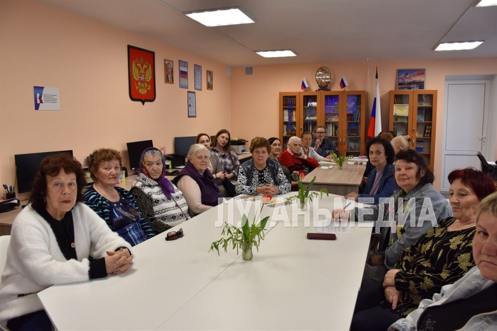 В Первомайске была проведена духовно-нравственная беседа с постоянными читателями В Первомайске была проведена духовно-нравственная беседа с постоянными читателями