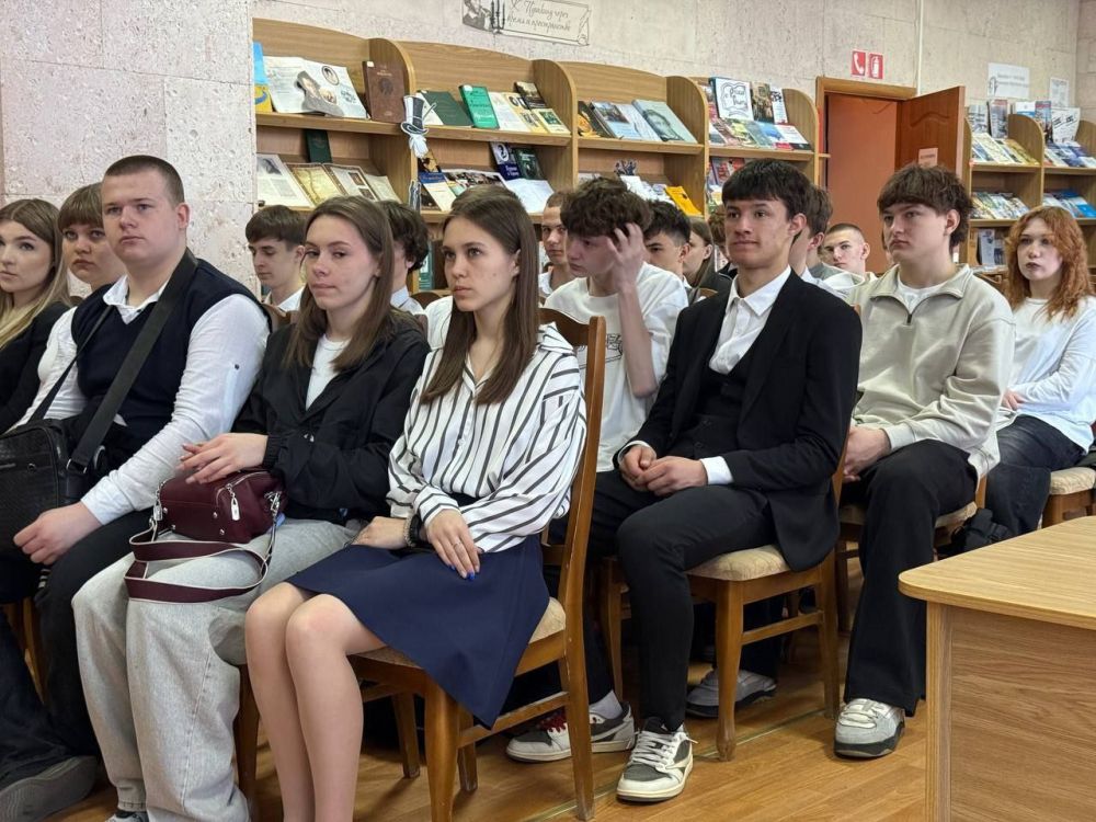 Ольга Бас: На площадке Луганской молодежной библиотеки провела урок мужества, посвященный Дню памяти жертв геноцида советского народа в годы Великой Отечественной войны Ольга Бас: На площадке Луганской молодежной библиотеки провела урок мужества, посвященный Дню памяти жертв геноцида советского народа в годы Великой Отечественной войны