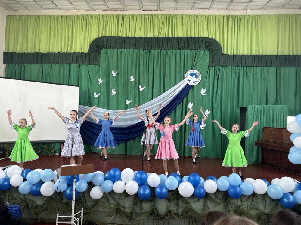 Открытие отряда «Волонтеры Победы» в Краснолучской школе №4 Открытие отряда «Волонтеры Победы» в Краснолучской школе №4